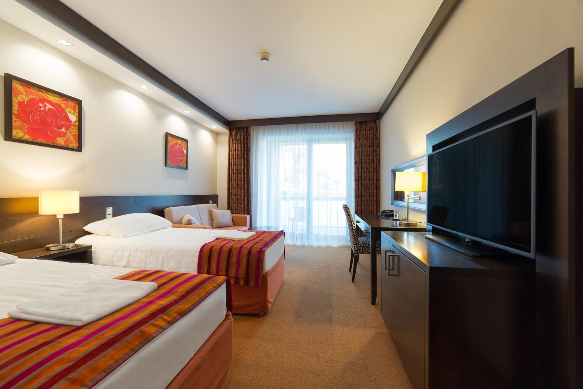 Hotel Pagony Wellness Mestecǎneşti Exterior foto