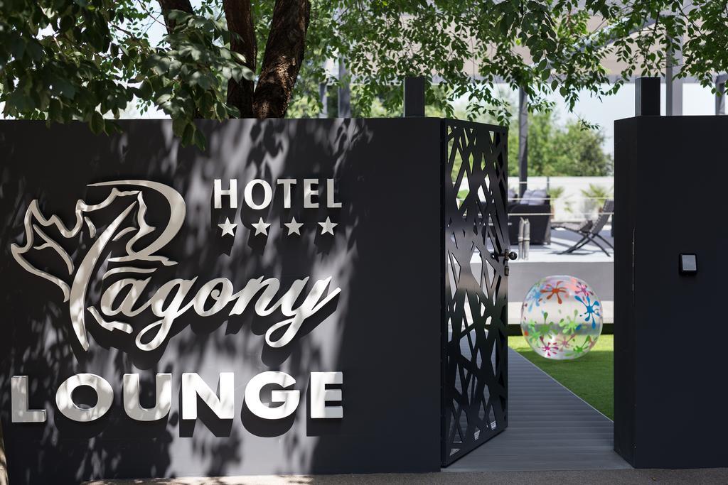 Hotel Pagony Wellness Mestecǎneşti Exterior foto