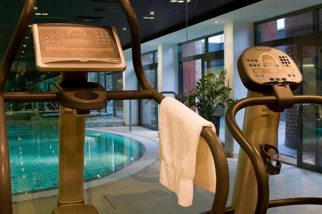 Hotel Pagony Wellness Mestecǎneşti Exterior foto