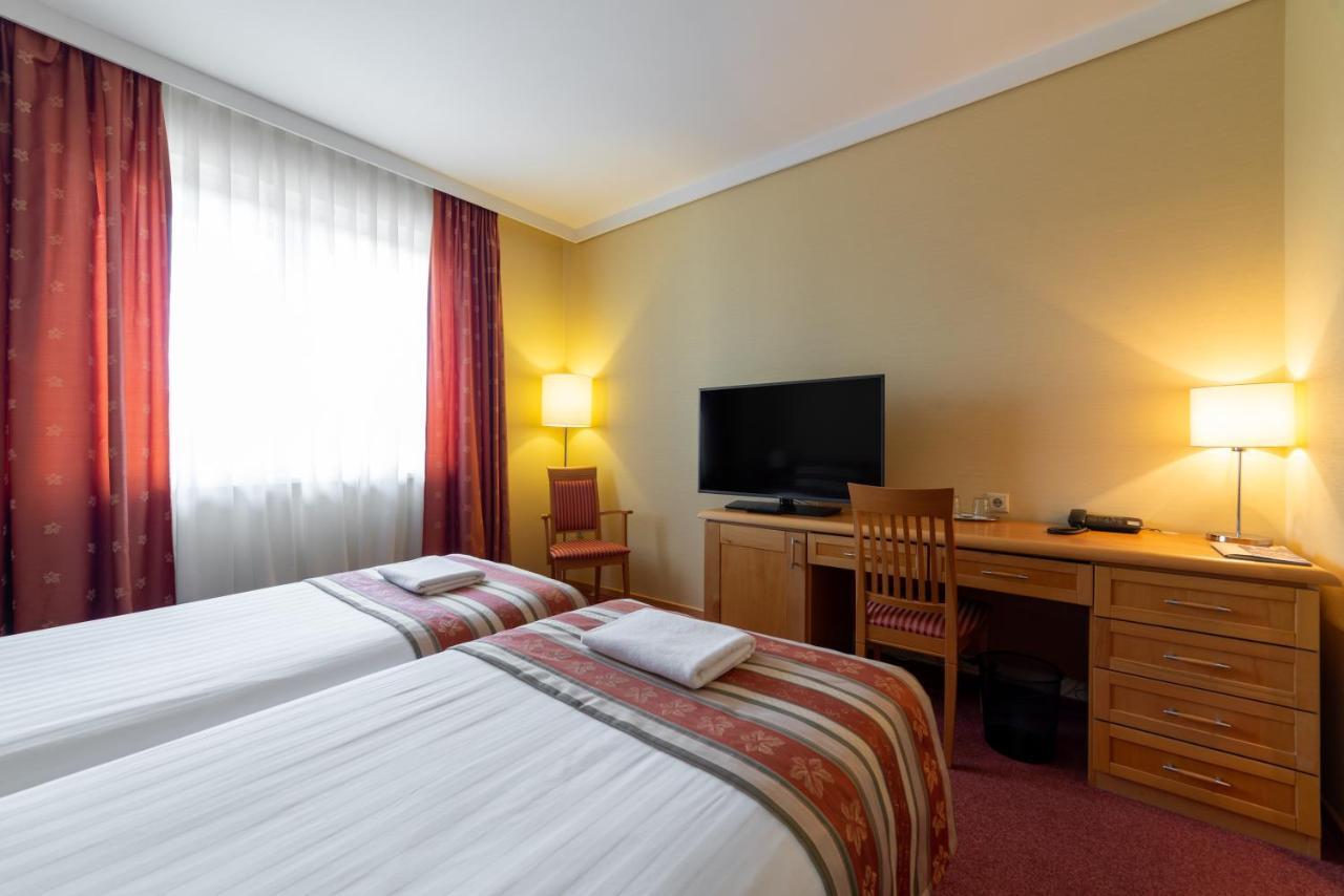Hotel Pagony Wellness Mestecǎneşti Exterior foto